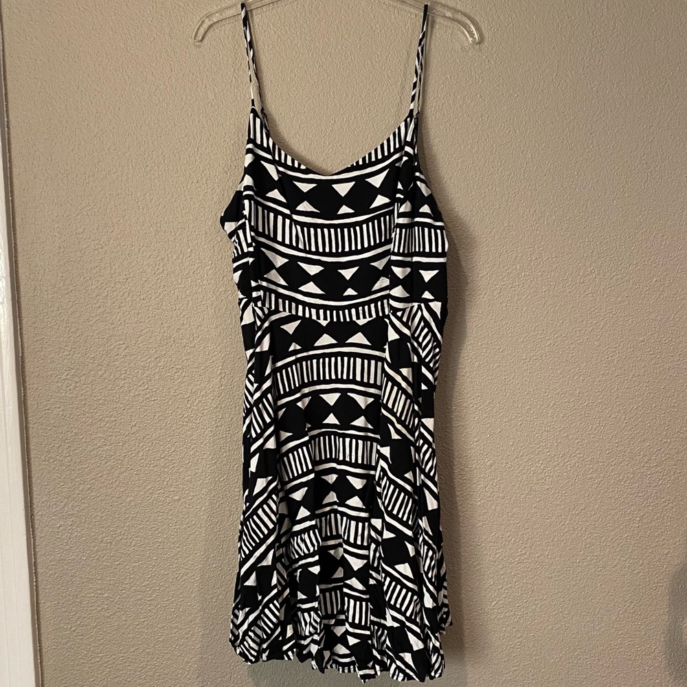 Old Navy XL Black & White Geometric Pattern Sundress